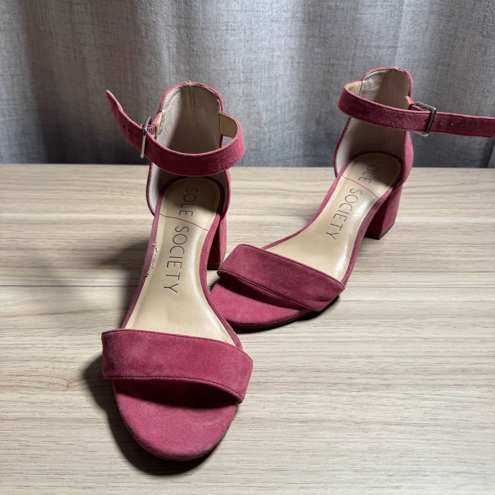 Sole Society Heeled Sandals Womens 7M Magenta Pink Suede Block Heel Buckle